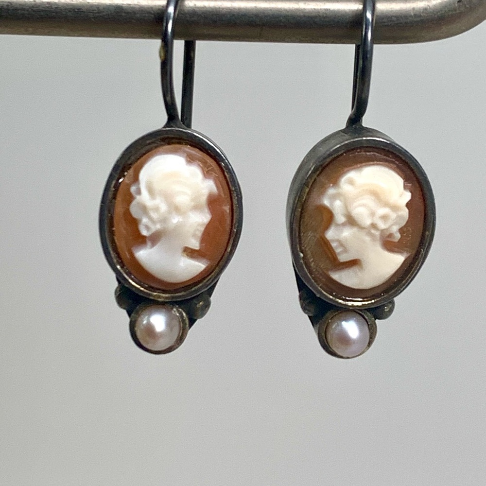 Extasia Earrings Italian Hand Carved Shell Cameos + Pearls Facing Ladies Petite